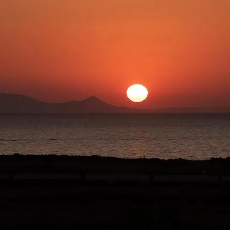 Volcanic Arc 3* Oia (Santorini)
