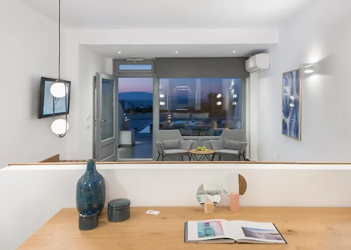 Volcanic Arc Oia (Santorini)