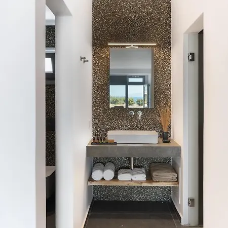 Volcanic Arc Hotel Oia (Santorini)