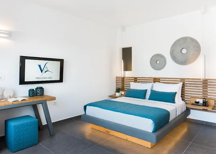 Volcanic Arc Hotel 3*